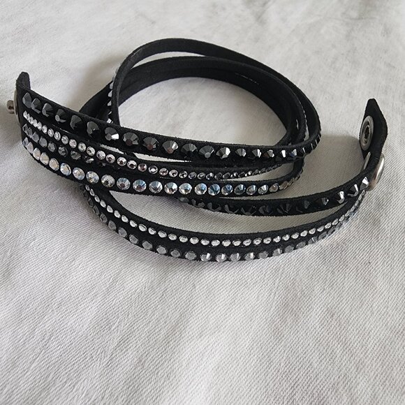 SWAROVSKI SLAKE DOUBLE WRAP BRACELET WITH CRYSTAL ADORNMENT - Picture 1 of 4